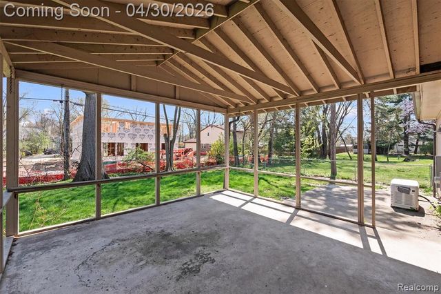 5461 Putnam Drive, West Bloomfield, MI 48323