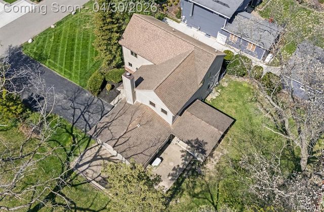 5461 Putnam Drive, West Bloomfield, MI 48323