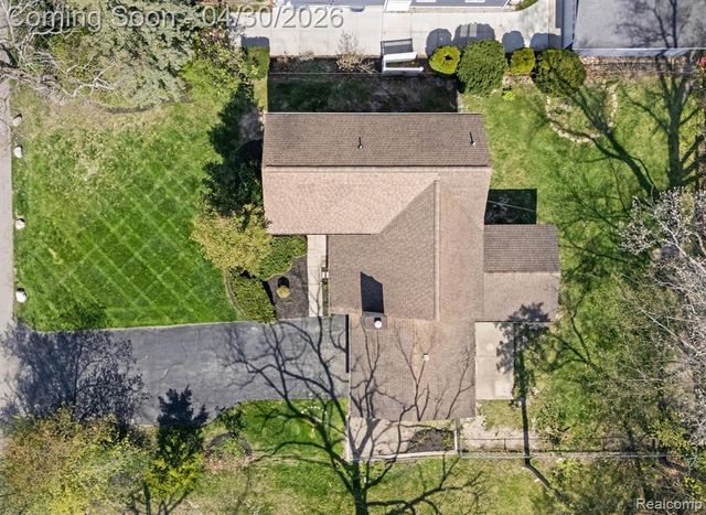 5461 Putnam Drive, West Bloomfield, MI 48323