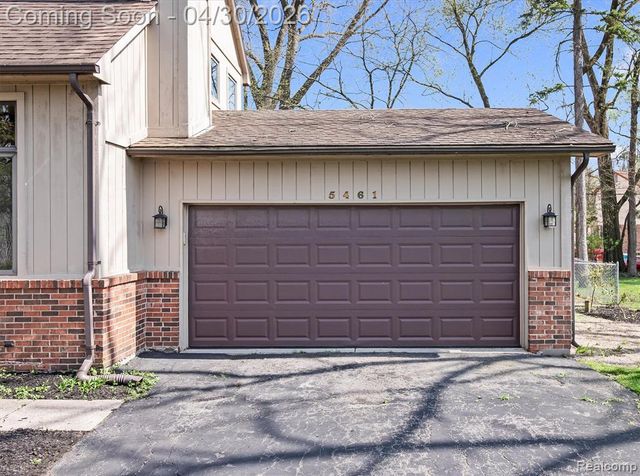 5461 Putnam Drive, West Bloomfield, MI 48323
