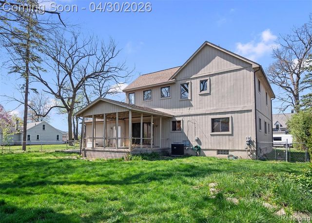 5461 Putnam Drive, West Bloomfield, MI 48323