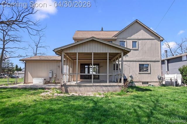 5461 Putnam Drive, West Bloomfield, MI 48323