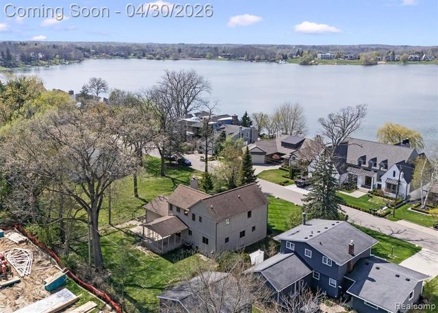 5461 Putnam Drive, West Bloomfield, MI 48323