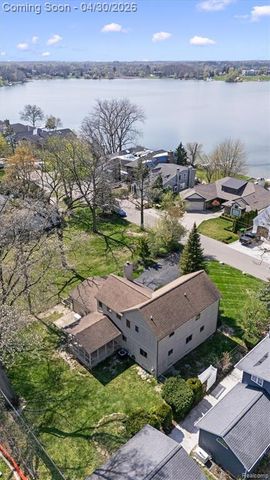 5461 Putnam Drive, West Bloomfield, MI 48323