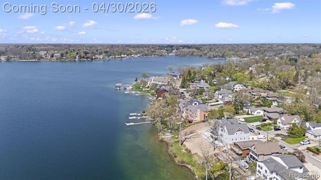 5461 Putnam Drive, West Bloomfield, MI 48323