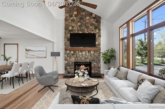 5461 Putnam Drive, West Bloomfield, MI 48323