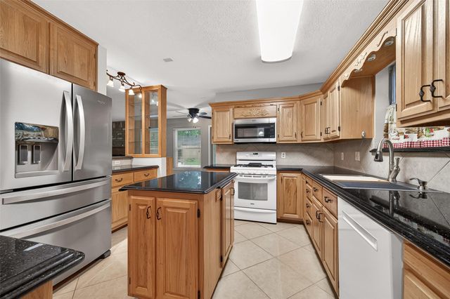 2182 Tree Lane, Houston, TX 77339