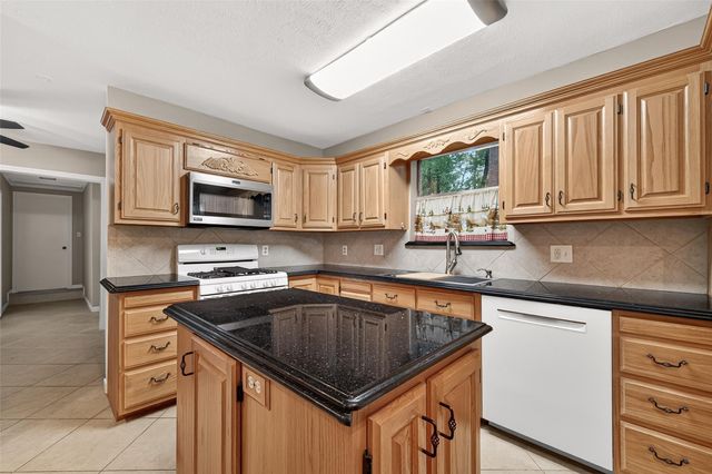 2182 Tree Lane, Houston, TX 77339