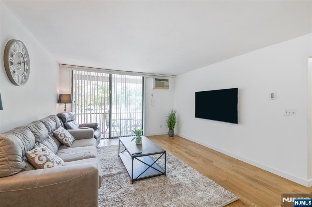 462C Liberty Street 312, Little Ferry, NJ 07643