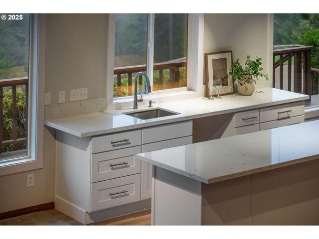 15280 S HOWARDS MILL Rd, Mulino, OR 97042