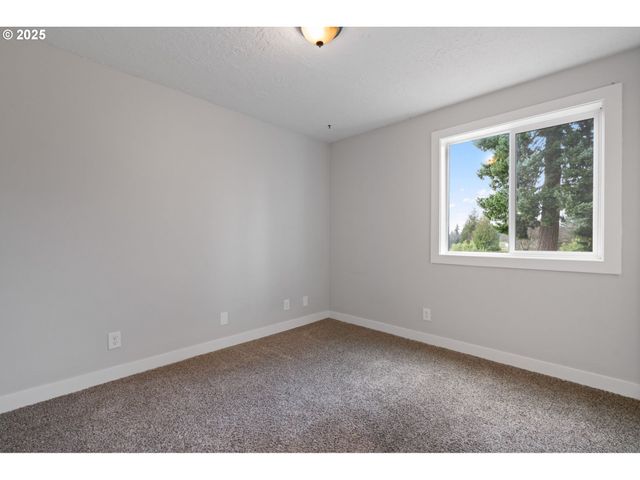 15280 S HOWARDS MILL Rd, Mulino, OR 97042