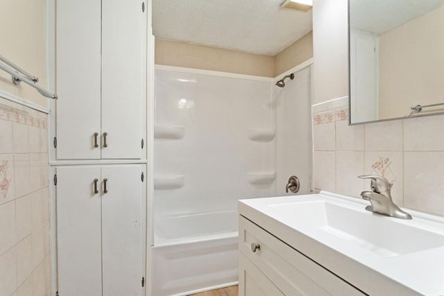 4014 Bryant Avenue N, Minneapolis, MN 55412