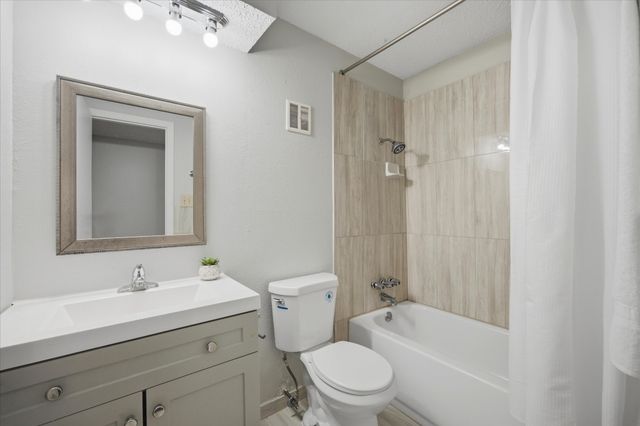 1828 Ridgeview Plaza, Mesquite, TX 75149