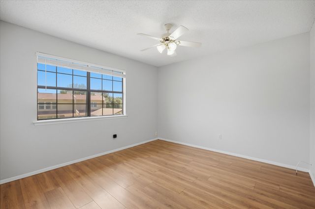 1828 Ridgeview Plaza, Mesquite, TX 75149