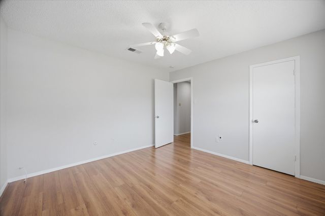 1828 Ridgeview Plaza, Mesquite, TX 75149