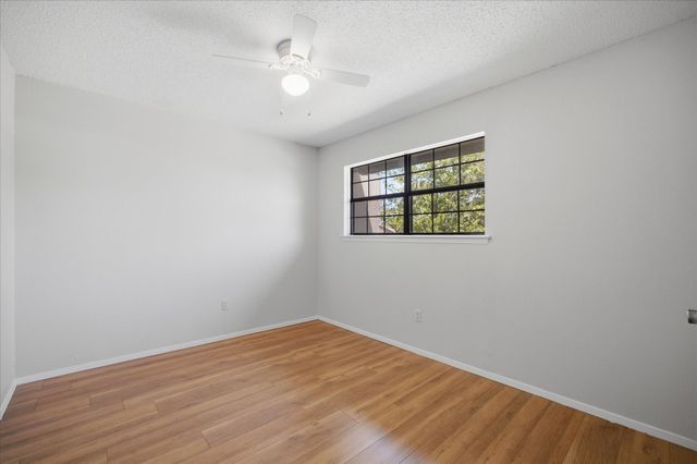 1828 Ridgeview Plaza, Mesquite, TX 75149