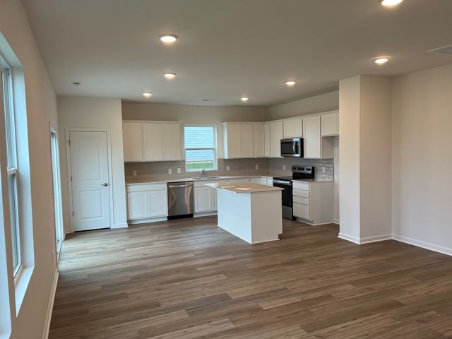 4010 Sadie St, Columbia, TN 38401