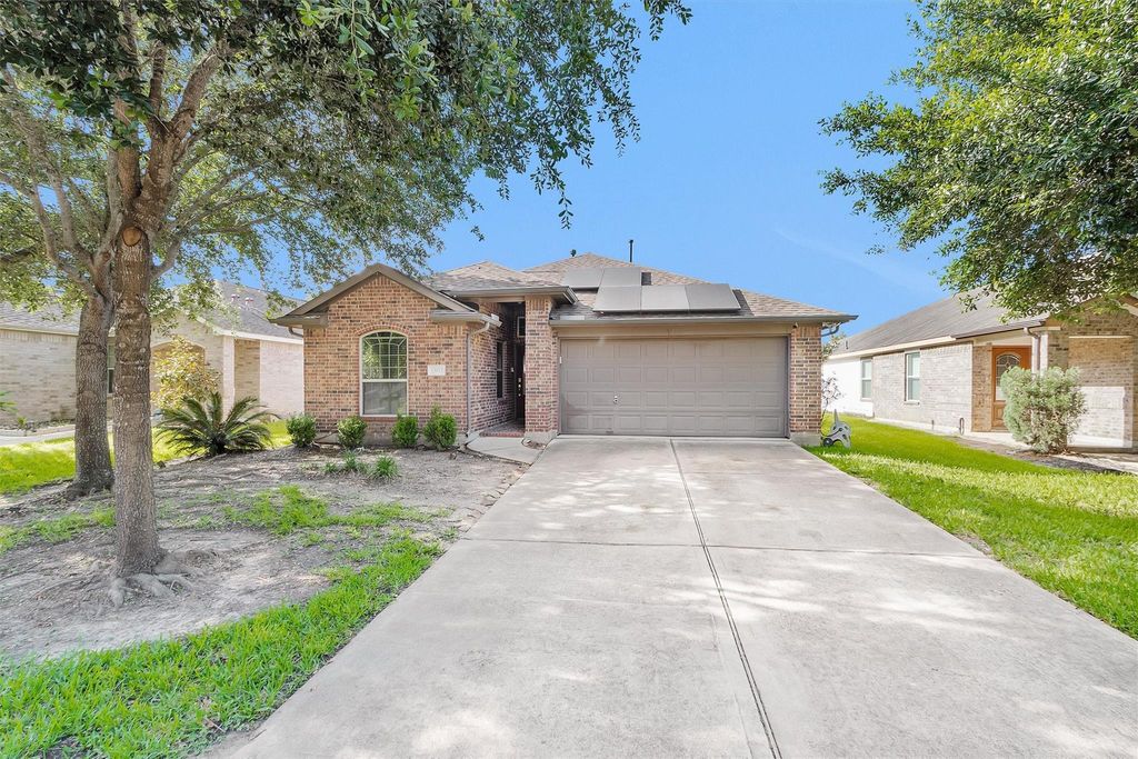 13013 Trail Manor Drive, Pearland, TX 77584