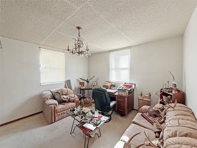 1220 Bell Avenue, Des Moines, IA 50315