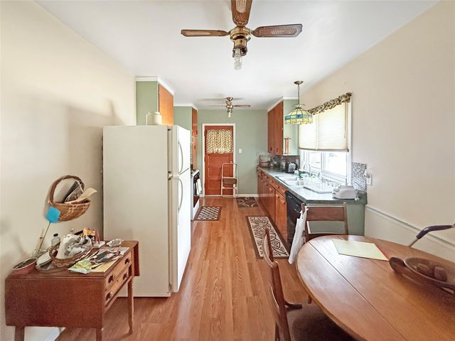 1220 Bell Avenue, Des Moines, IA 50315