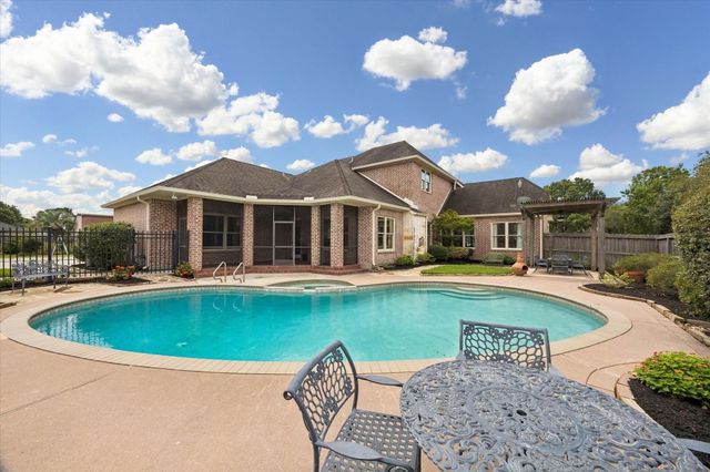 2103 Airline Drive, Friendswood, TX 77546