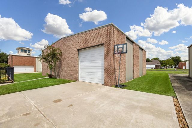 2103 Airline Drive, Friendswood, TX 77546