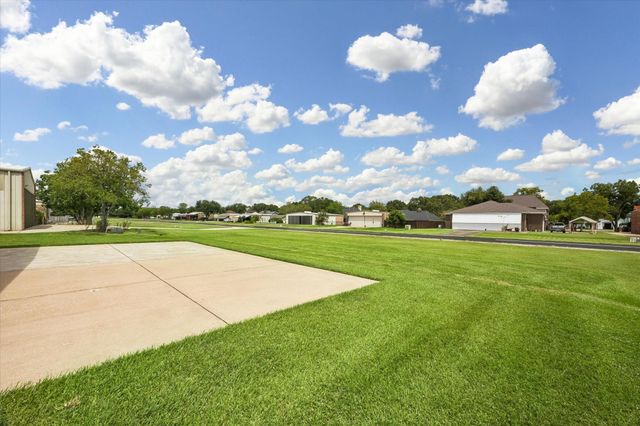 2103 Airline Drive, Friendswood, TX 77546