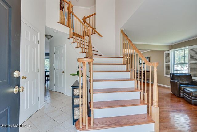26 Brittany Way, Kendall Park, NJ 08824