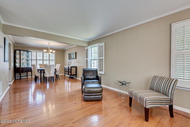26 Brittany Way, Kendall Park, NJ 08824