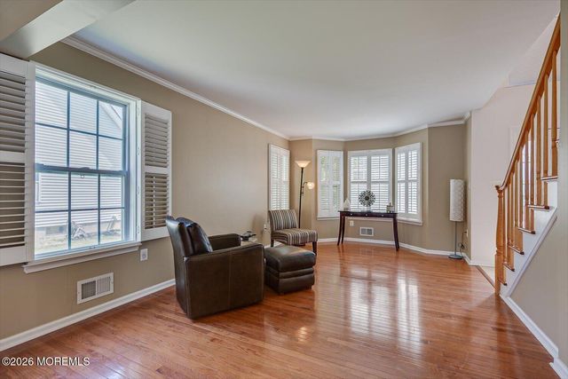 26 Brittany Way, Kendall Park, NJ 08824