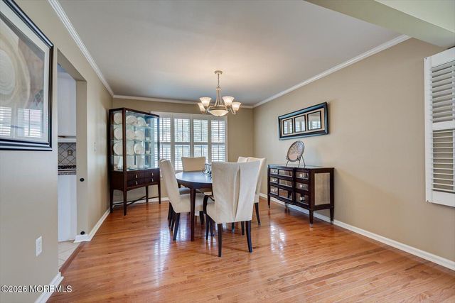 26 Brittany Way, Kendall Park, NJ 08824