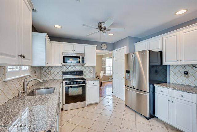 26 Brittany Way, Kendall Park, NJ 08824
