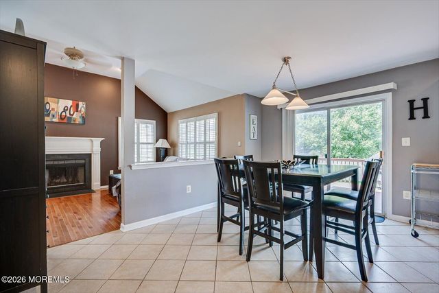 26 Brittany Way, Kendall Park, NJ 08824