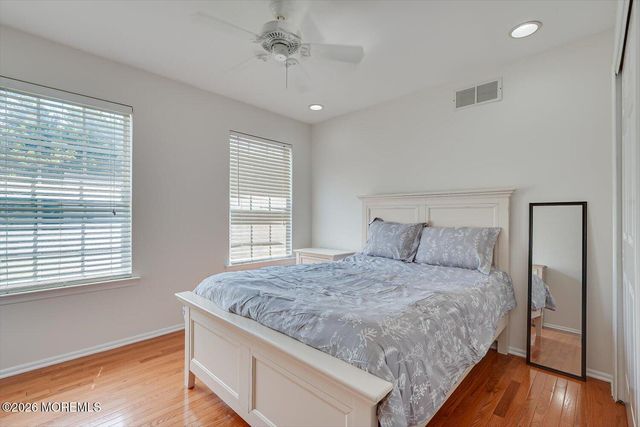 26 Brittany Way, Kendall Park, NJ 08824