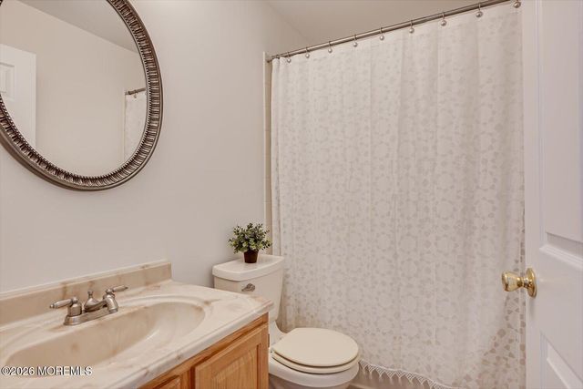26 Brittany Way, Kendall Park, NJ 08824