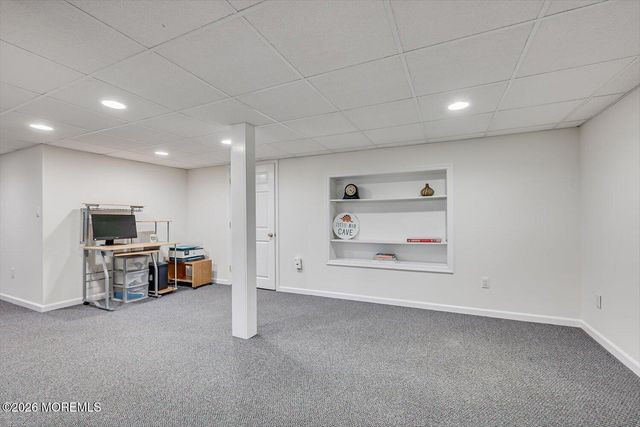 26 Brittany Way, Kendall Park, NJ 08824