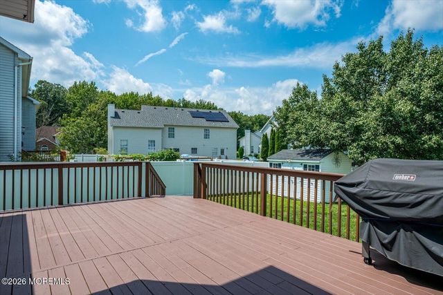26 Brittany Way, Kendall Park, NJ 08824