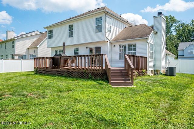 26 Brittany Way, Kendall Park, NJ 08824