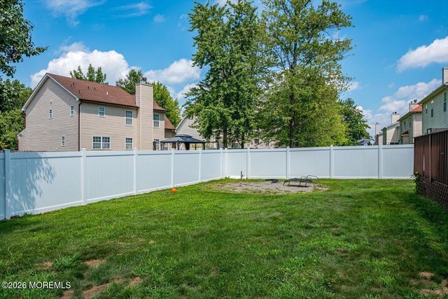 26 Brittany Way, Kendall Park, NJ 08824