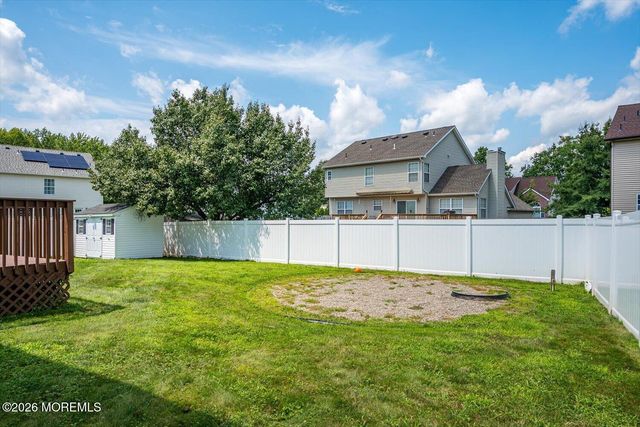 26 Brittany Way, Kendall Park, NJ 08824