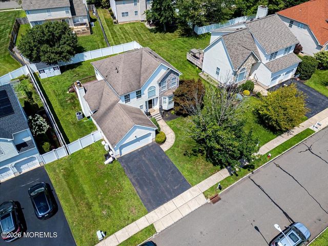 26 Brittany Way, Kendall Park, NJ 08824