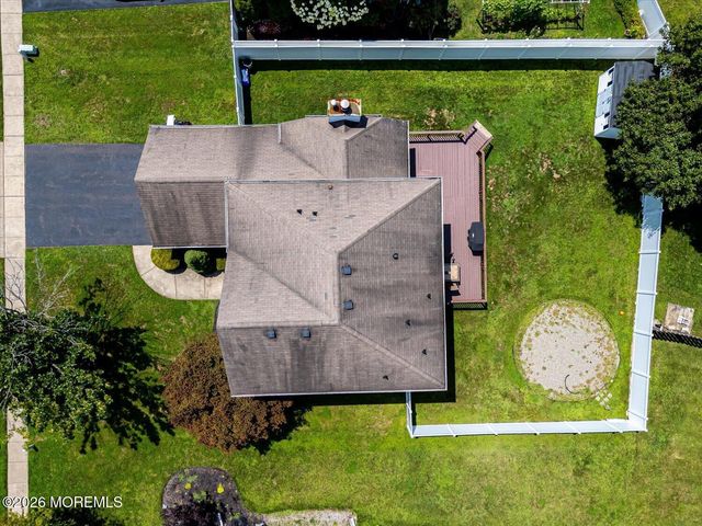26 Brittany Way, Kendall Park, NJ 08824