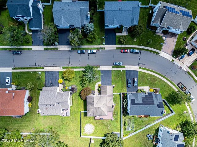 26 Brittany Way, Kendall Park, NJ 08824