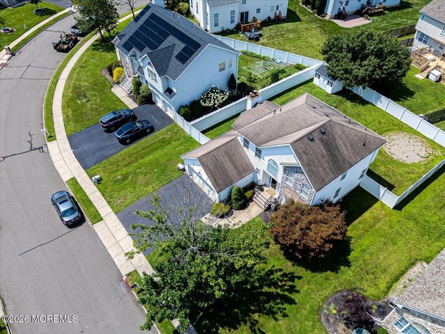 26 Brittany Way, Kendall Park, NJ 08824