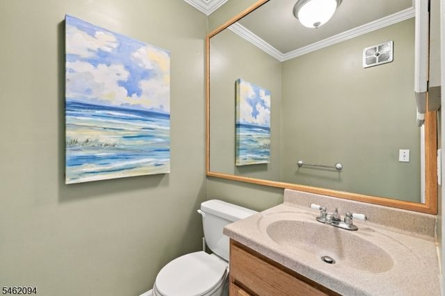 2 Timberline Dr, Bridgewater Twp., NJ 08807