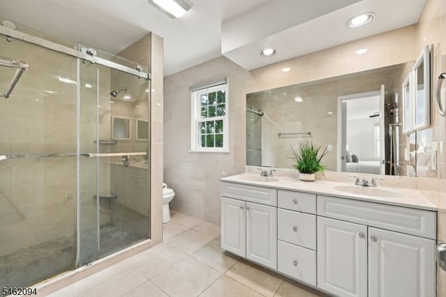 2 Timberline Dr, Bridgewater Twp., NJ 08807