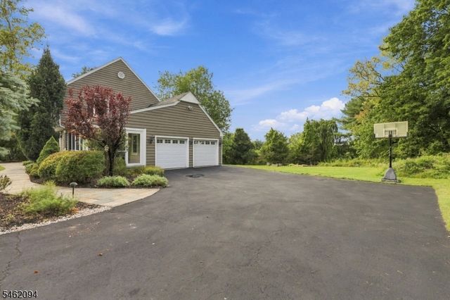 2 Timberline Dr, Bridgewater Twp., NJ 08807