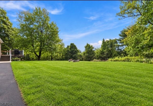2 Timberline Dr, Bridgewater Twp., NJ 08807