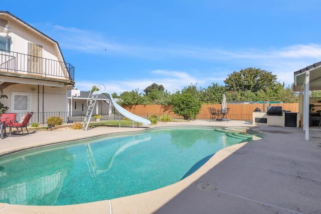 5435 Dry Creek Rd, Sacramento, CA 95838