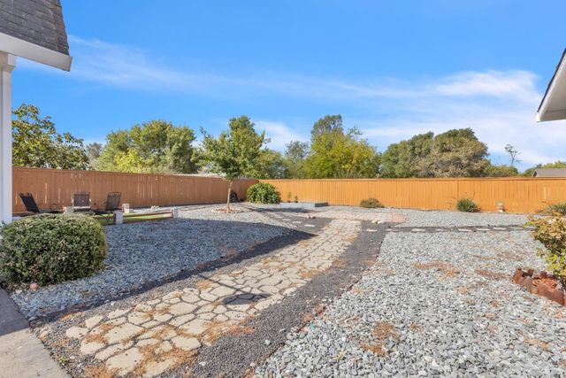 5435 Dry Creek Rd, Sacramento, CA 95838